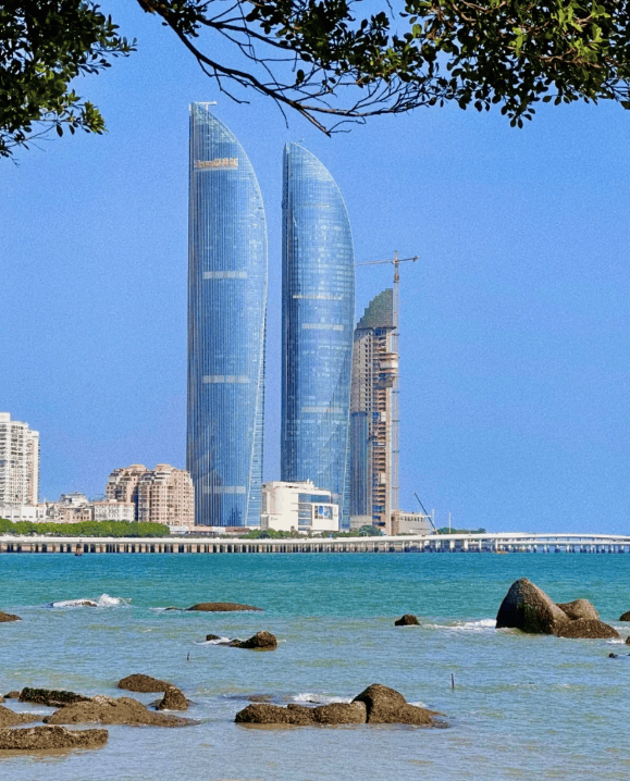 厦门报团旅游5天4夜大约多少钱,厦门之旅:五天四夜游厦门风光深度游