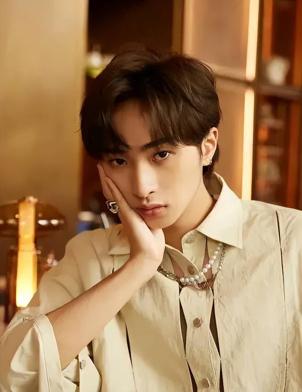 在庾恩利的这个人生重要时刻,他们曾经的矛盾已经不