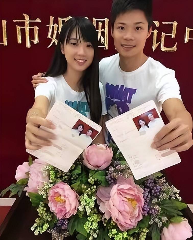 成名不忘糟糠妻!苏炳添与妻子年轻时的照片,青梅竹马从初中至今