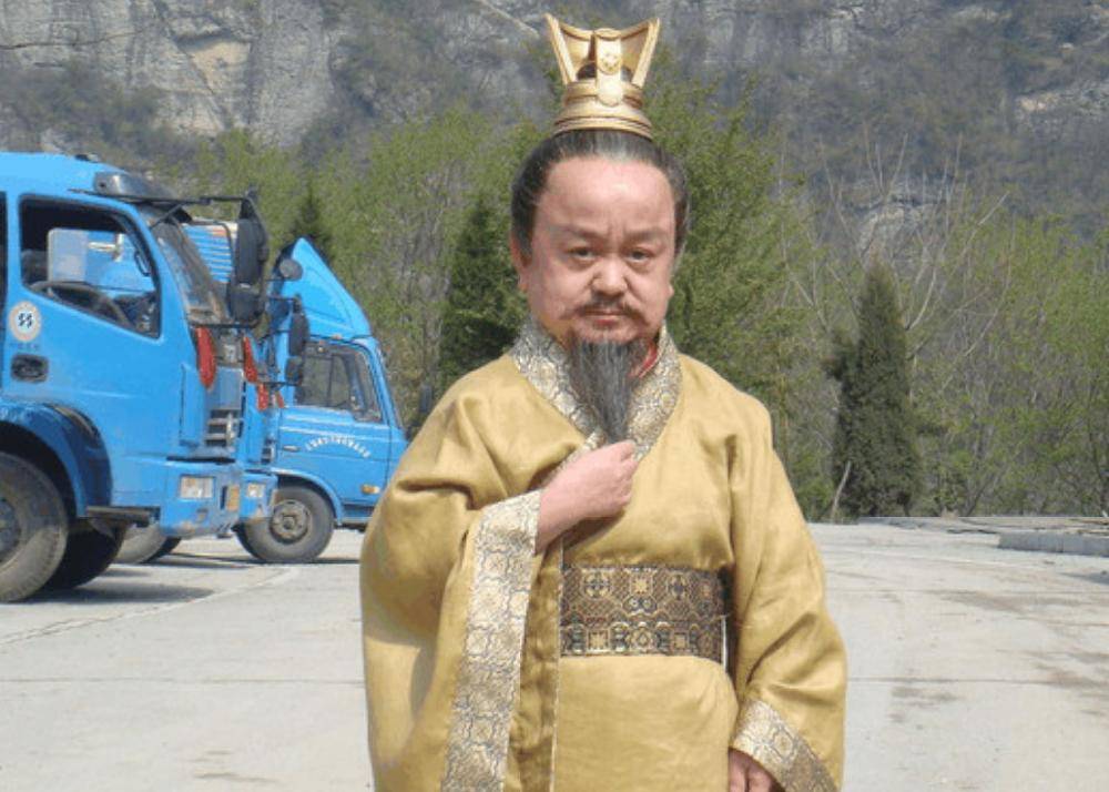 "小阴蚀王"张伸:无戏可拍后惨遭娇妻抛弃,多亏儿子带给他希望
