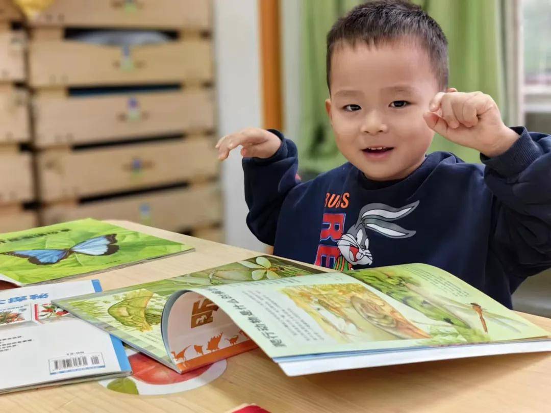 书韵满园 共享喜悦——亚星榕瑶玉晖幼儿园11月书香宝贝评选活动_孩子_绘本_生活