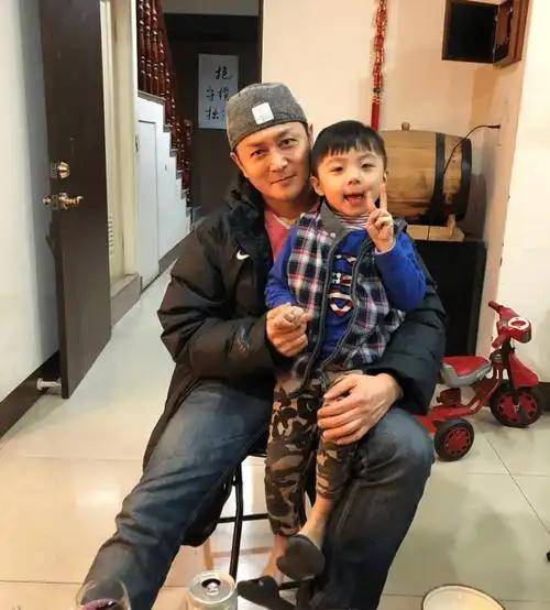 "老实人"赵擎:6婚妻子骗光5000万 , 6个孩子无一亲生 , 惨过王宝强