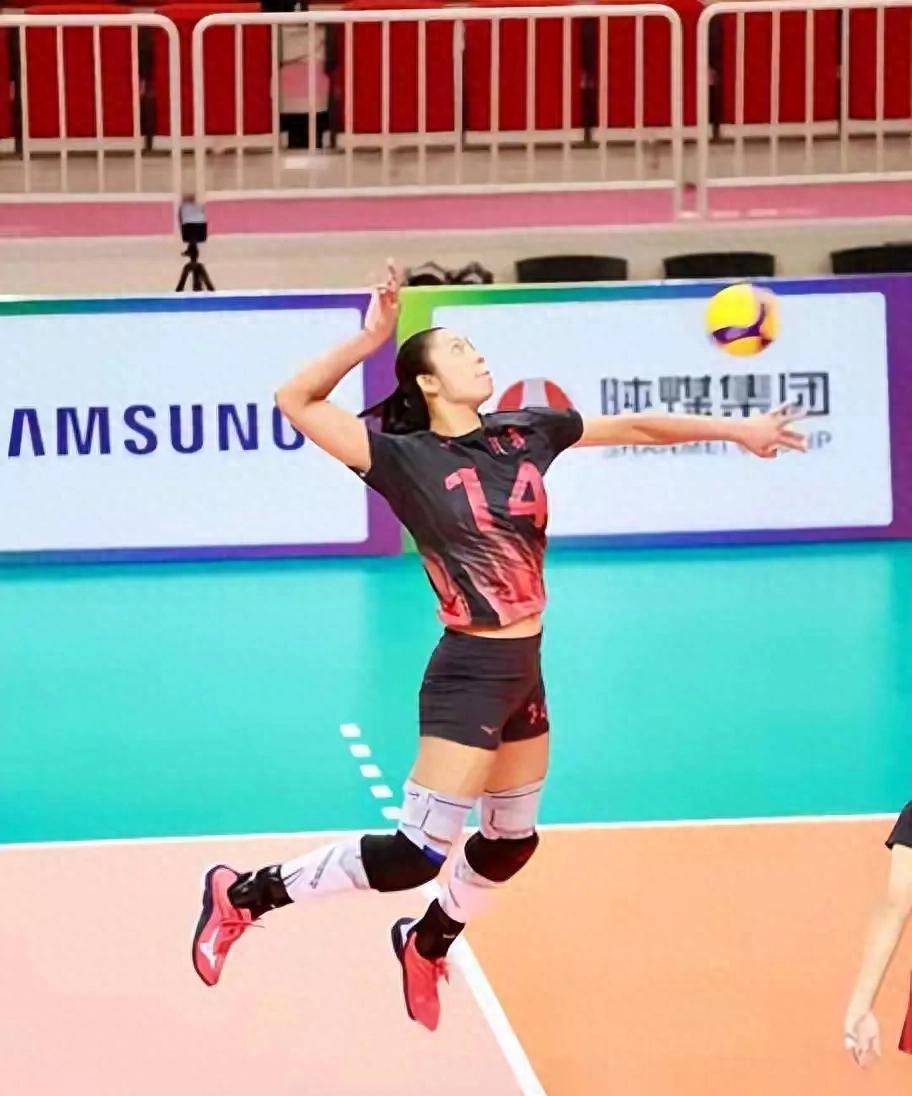 "同时,也有网友对其他优秀运动员的表现表示赞赏,并期待中国女排能够