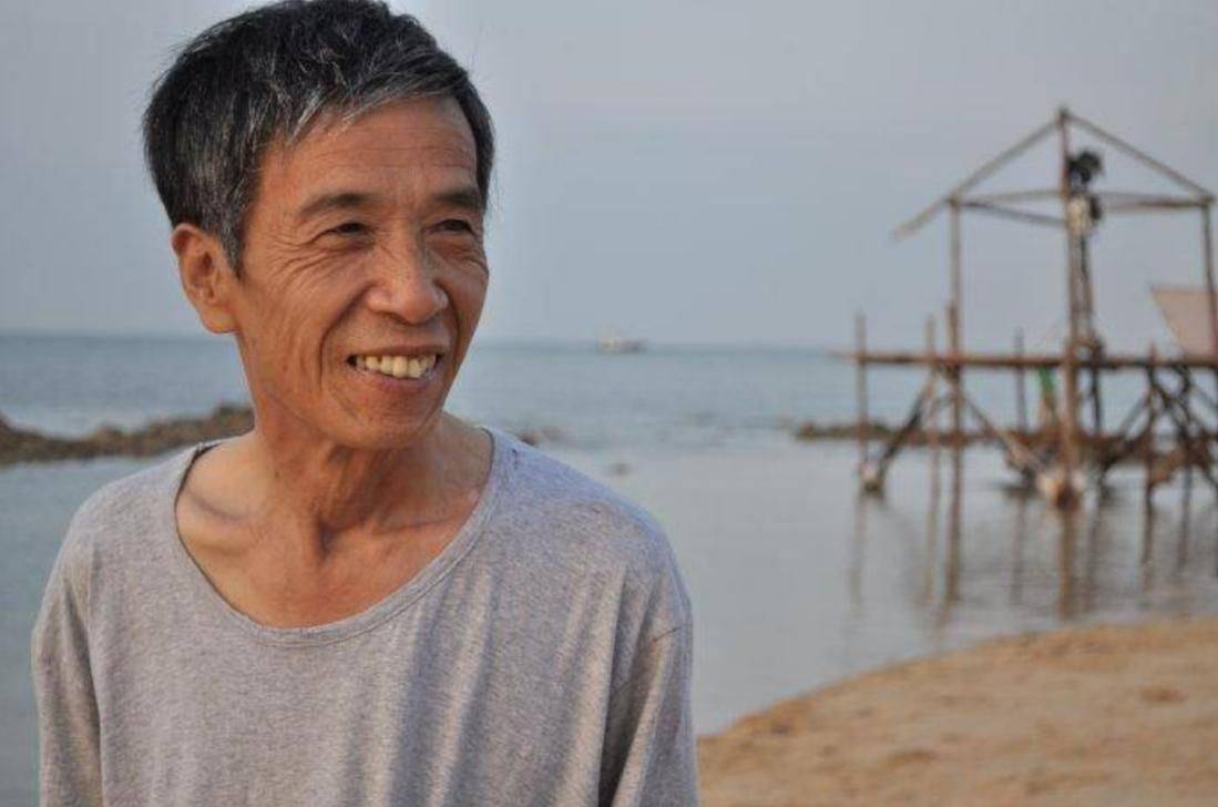 颜冠英:当20多年熨衣工,47岁才当演员,反派演的比主角还受欢迎