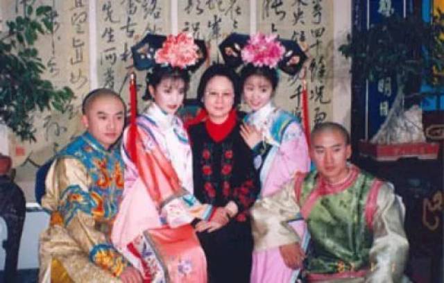 琼瑶去世# 《还珠格格》演员赵薇,林心如,苏有朋,陈志朋,范冰冰悼念