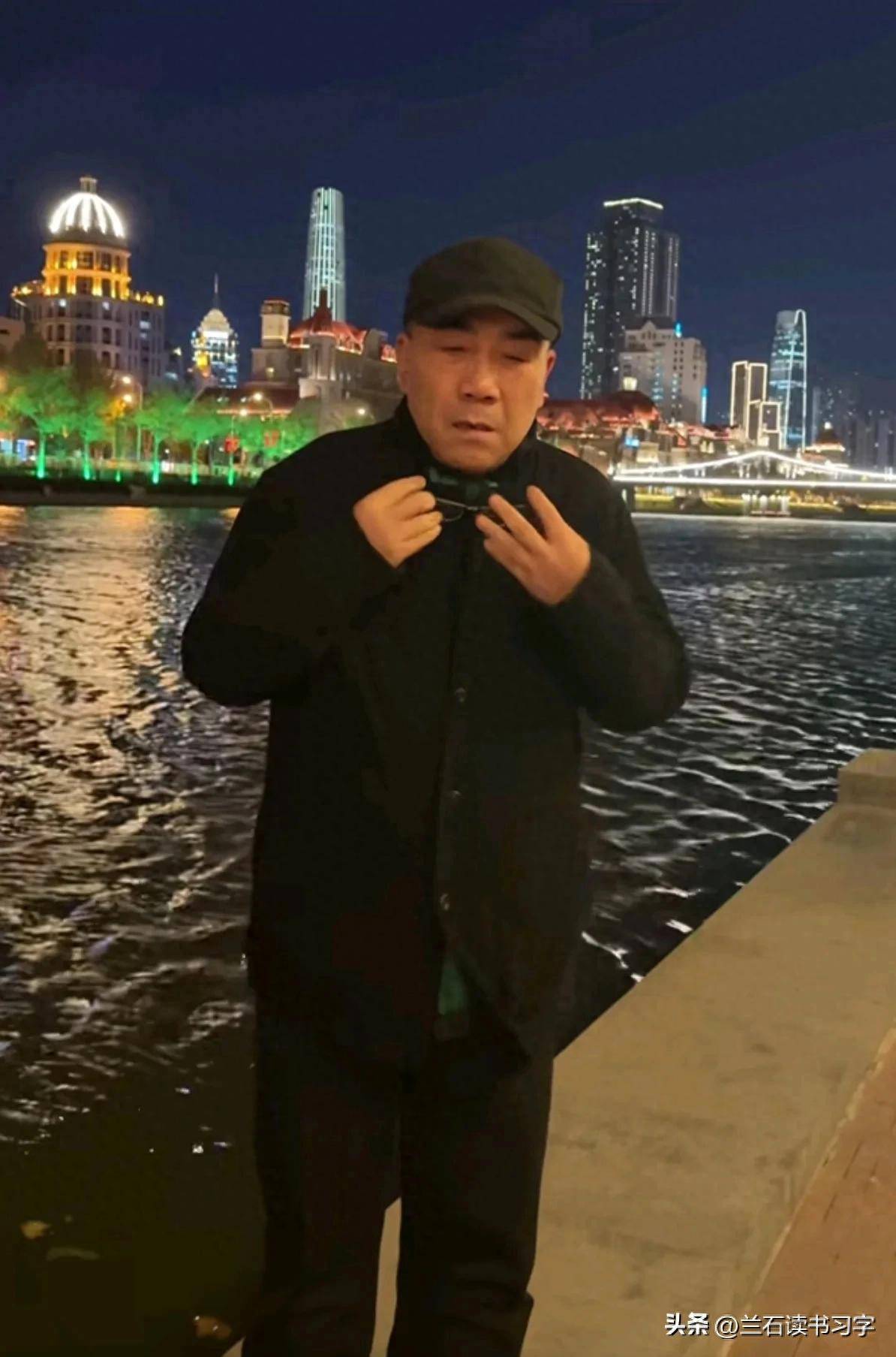 原创杨议停播两天昨晚再次开播我没事我今天拍桌子了绝对不怂