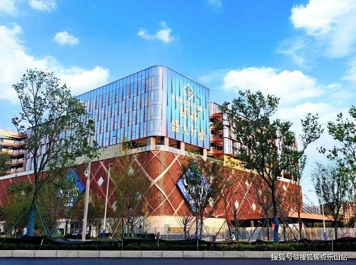 成都楼市太吓人了丨中铁建锦宸樾府开盘价格丨中铁建锦宸樾府年底巨惠丨中铁建锦宸樾府属于什么档次丨中铁建锦宸樾府值得买吗？_武侯_项目_央企