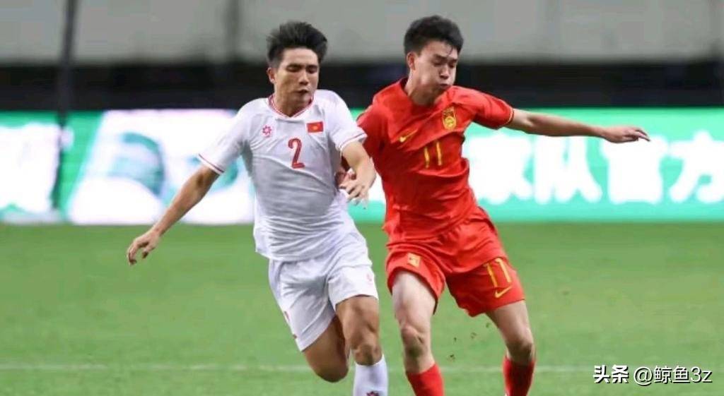 国足10大未来之星——王钰栋!18岁亚冠之旅,10分钟一传一射绝杀_浙江队_比赛_亚洲杯