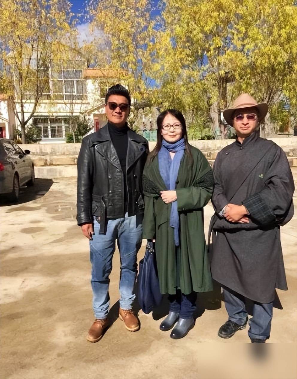 作曲家雷蕾,32岁成名,次年嫁给作词人,与公婆同住11年相安无事