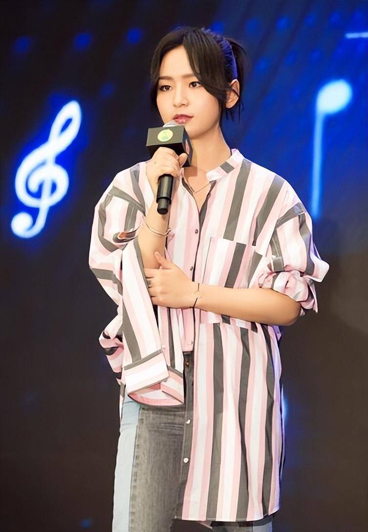 坎坷的周笔畅:38岁仍未婚,父母疯狂催婚,她恨嫁吗?