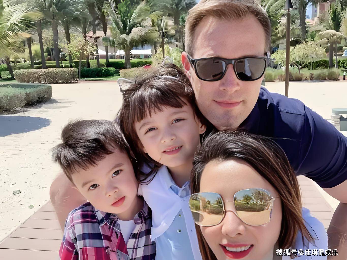 或许是儿子女儿的高颜值让马雅舒自己也很骄傲,她经常会带着儿女拍