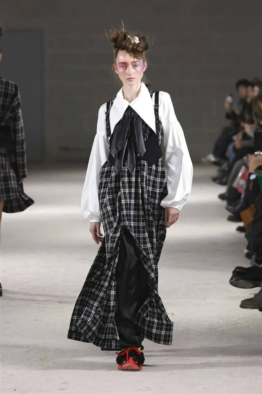 noir kei ninomiya 2024秋冬系列,夸张设计廓形