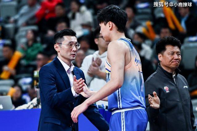 新疆男篮加时胜山西 西尔扎提成关键，新疆男篮胜山西：西尔扎提闪耀赛场
