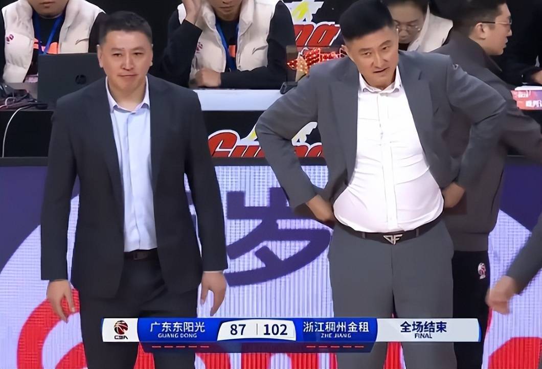 杜锋被喊下课，首钢报价上海弃将！辽宁外援1签1裁，同曦试训布朗