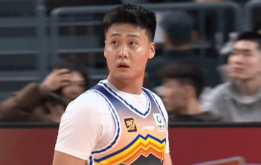 刘炜：我要向杨鸣学习，今晚赵睿不打，继续以年轻球员为主去拼