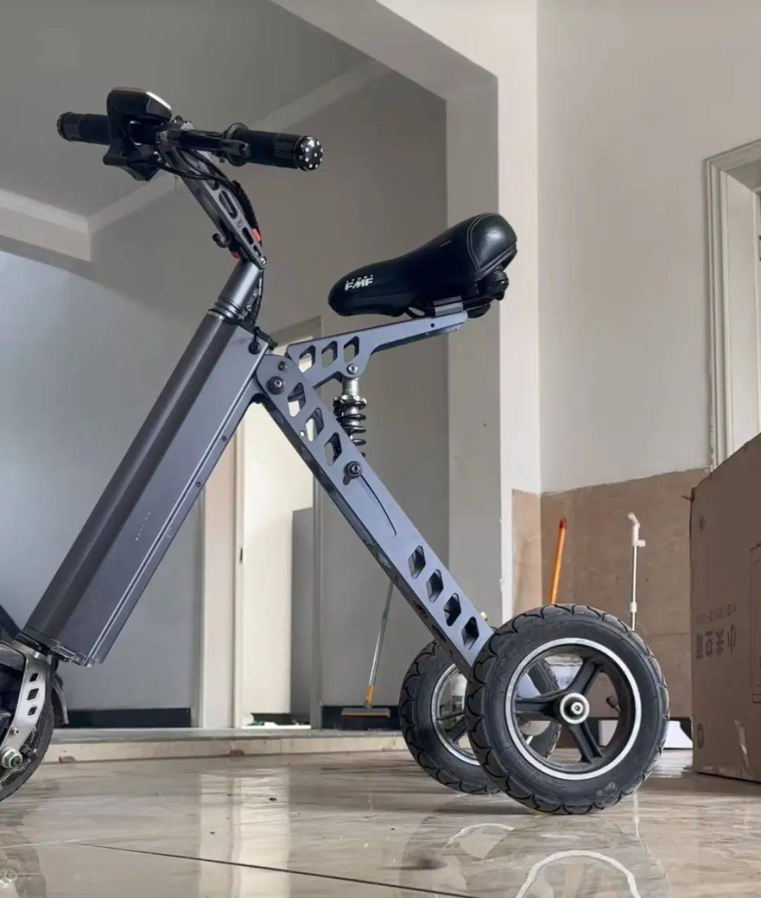 480元的超小折叠电动车,纯电续航15公里,回头率爆表