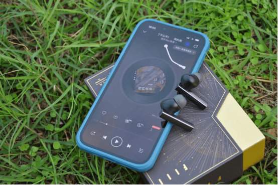 性价比超级高的蓝牙耳机有哪些？性价比很高的蓝牙耳机推荐分享