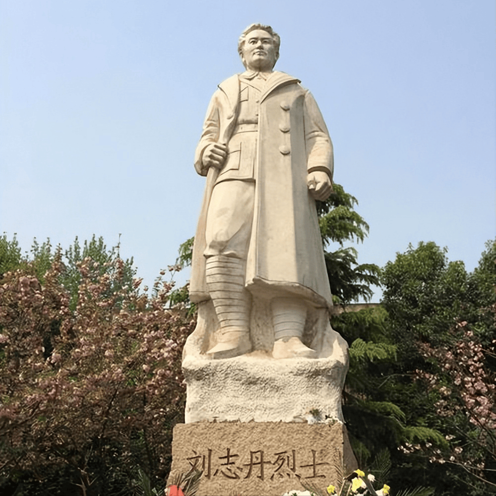 开国少将回忆:刘志丹牺牲在我怀里,牺牲前最后一句话令人心酸!_裴周玉_敌人_部队