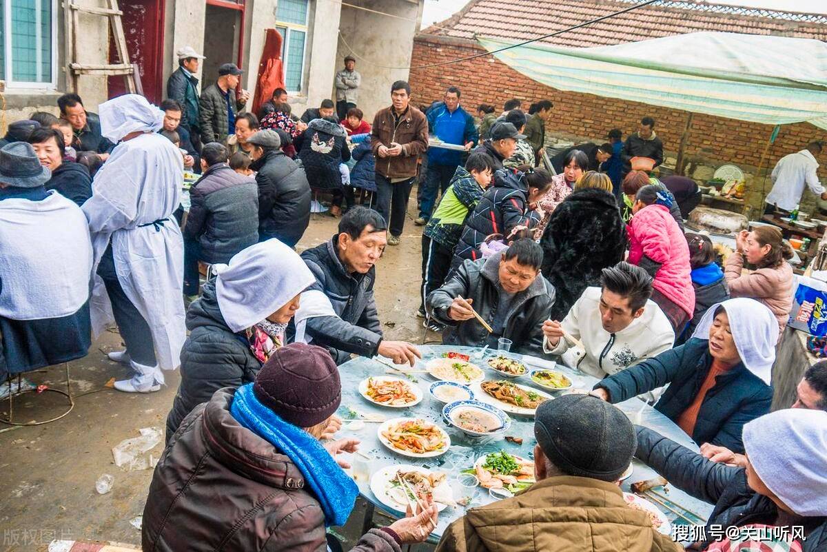 农村老话:"屋前不搭棚,搭棚不吉利",原来是因为这件事