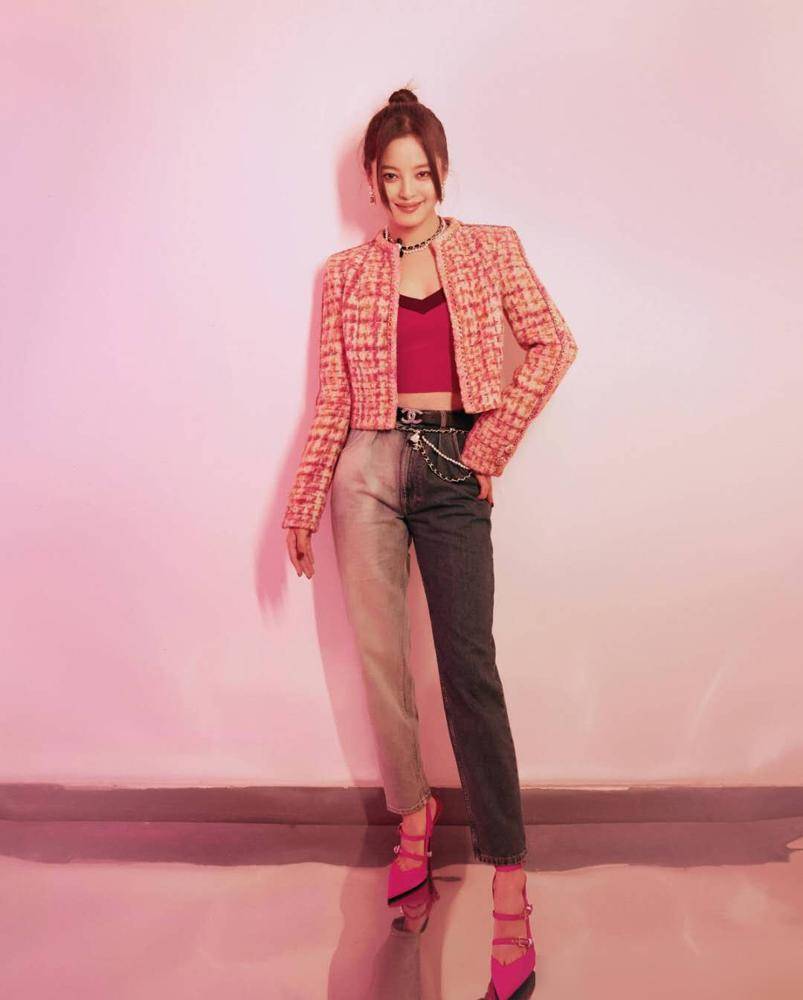 辛芷蕾身穿运动套装亮相,被吐槽身材发胖,本尊回应大胆令人佩服