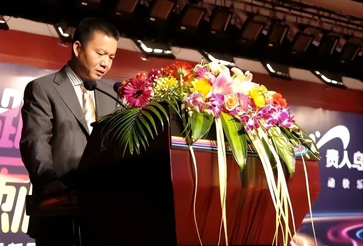 从运动鞋到运动服,从户外装备到休闲服饰,林天福似乎要将贵人鸟建设成