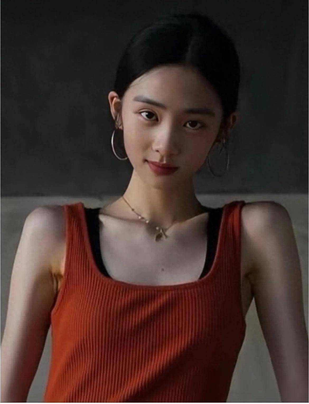 黄多多更新照片,真的长开了越来越美了!天选青春疼痛文学女主