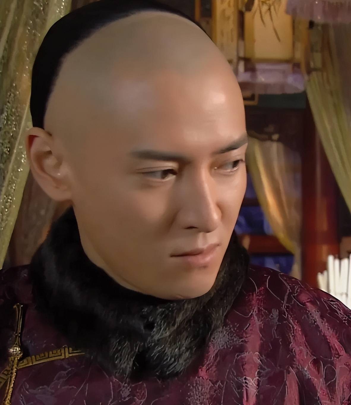 他在2011年的电视剧《步步惊心》里,因饰演心机深沉的九阿哥胤禟而