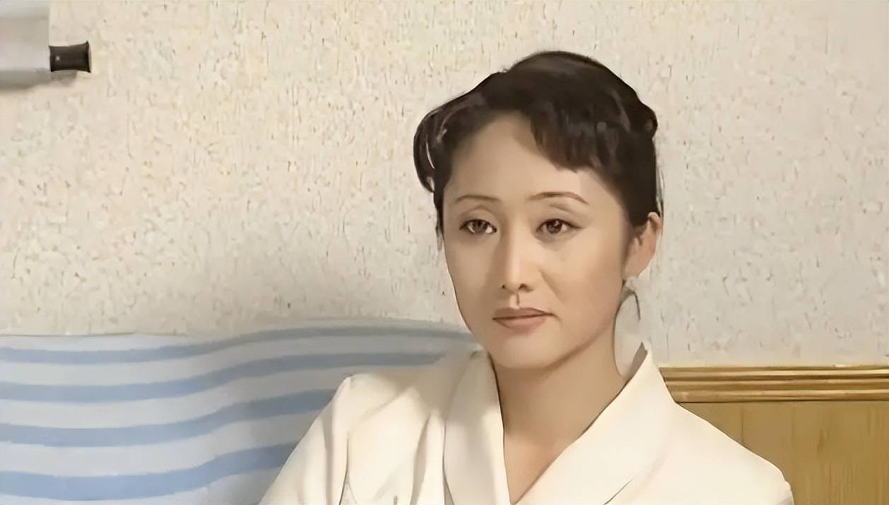 令妃娘娘赵丽娟,出道三十多年从无绯闻,高龄产女生活幸福美满