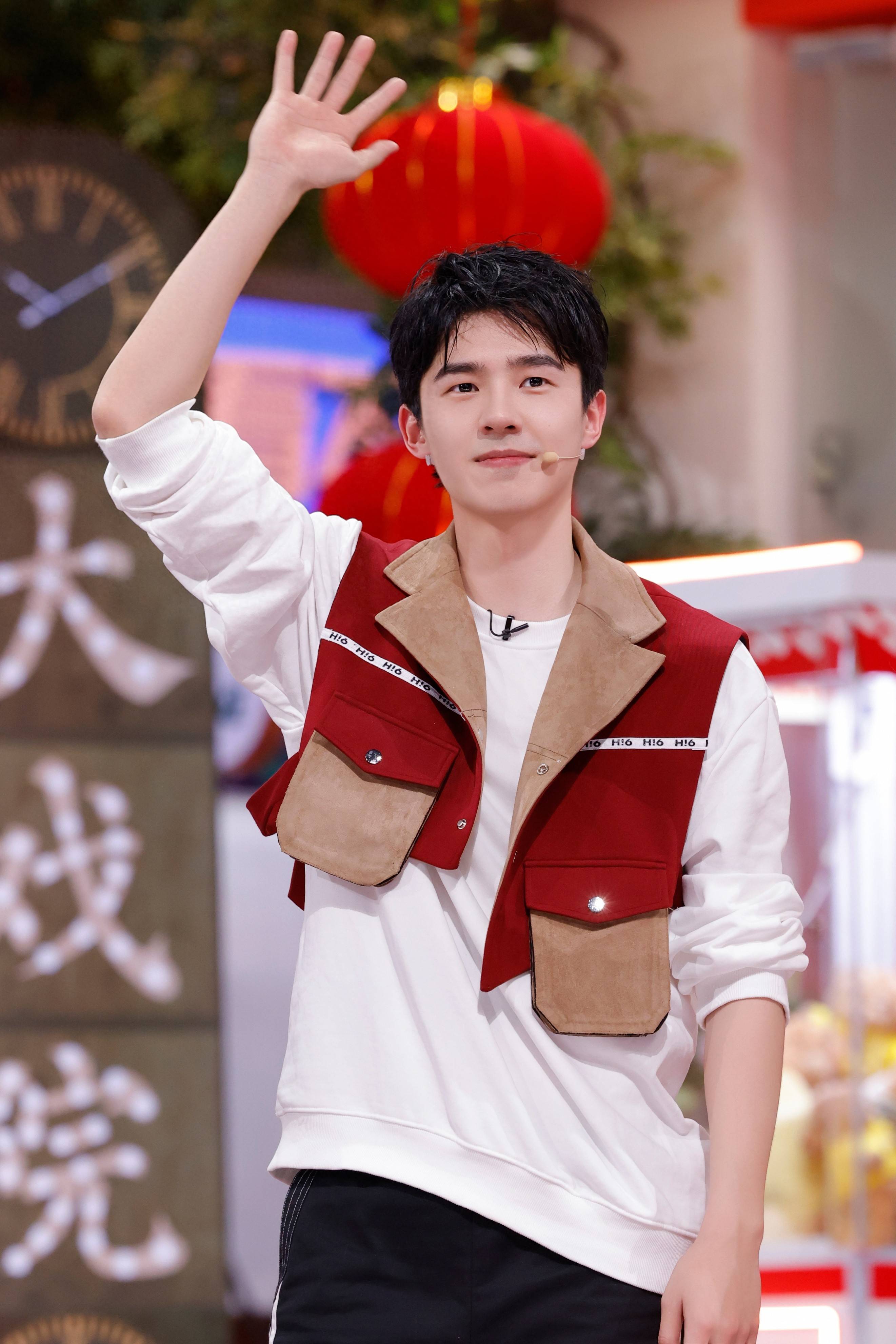 刘昊然魏翔做客《你好星期六》上演好六版《唐探1900》