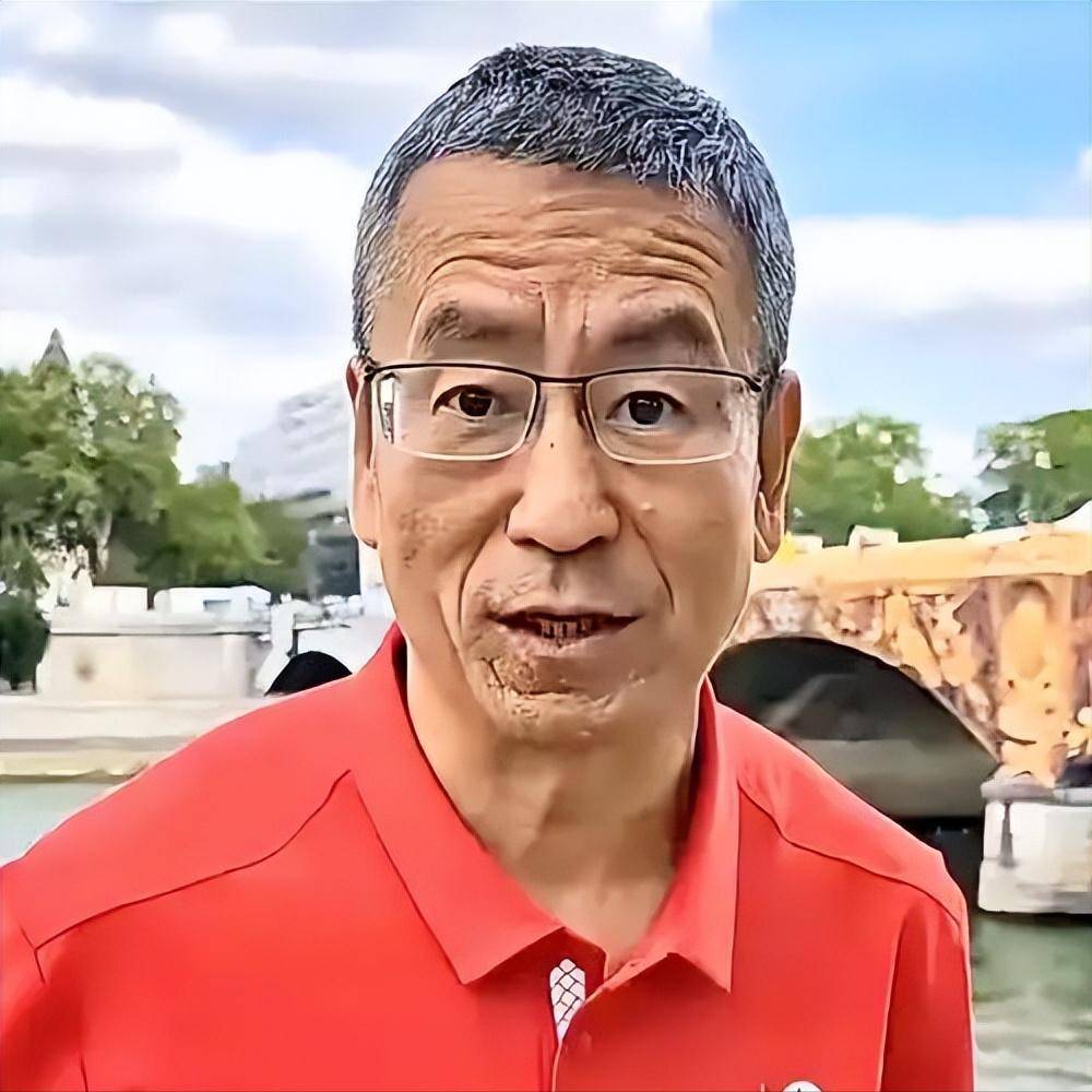 央视一哥白岩松被病痛折磨每天严重失眠55岁现状成这样