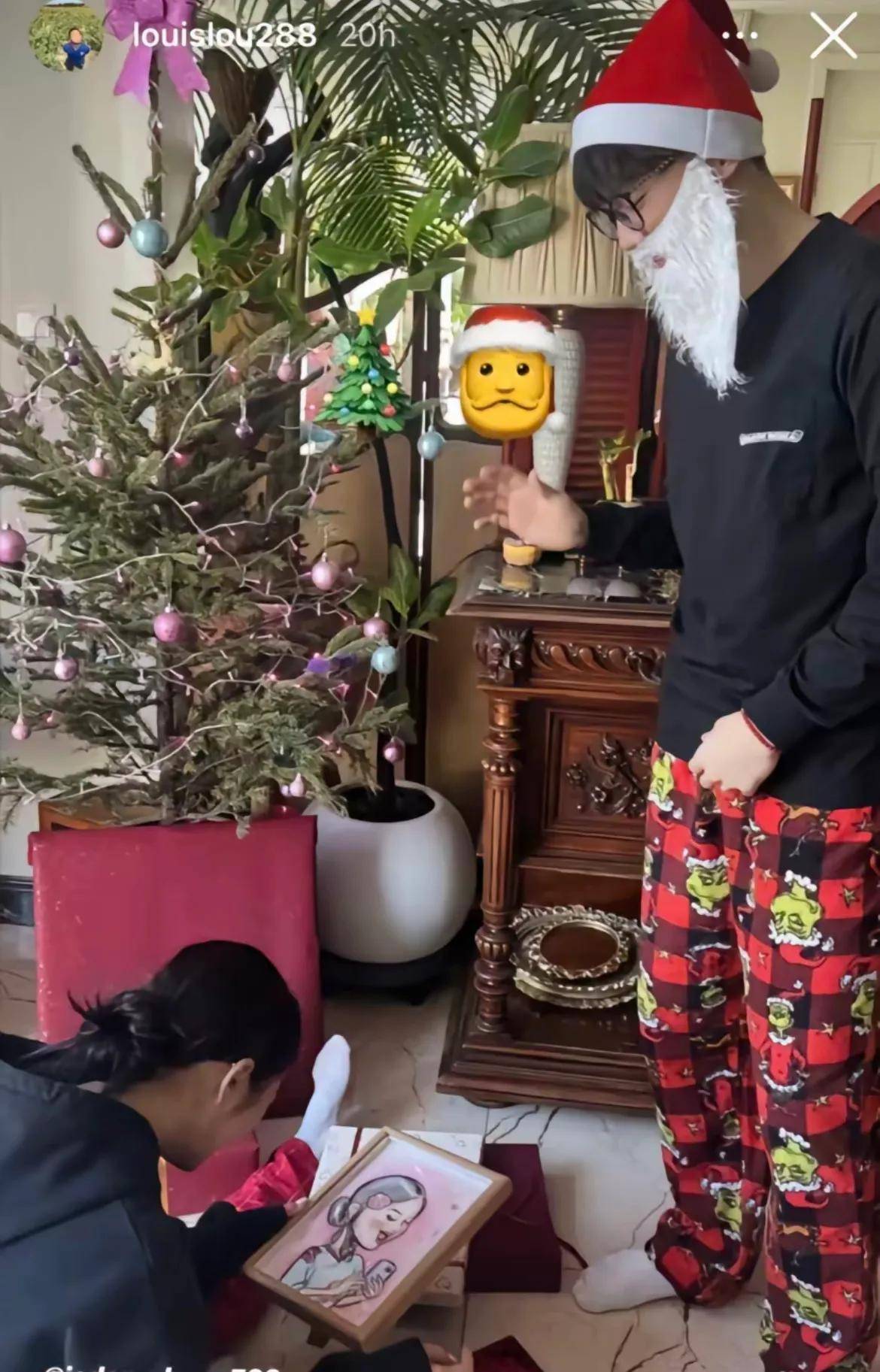 钟丽缇16岁二女儿恋爱，晒多张男友照片，牵手躺床上搂怀里各种晒_张思捷_网友_账号