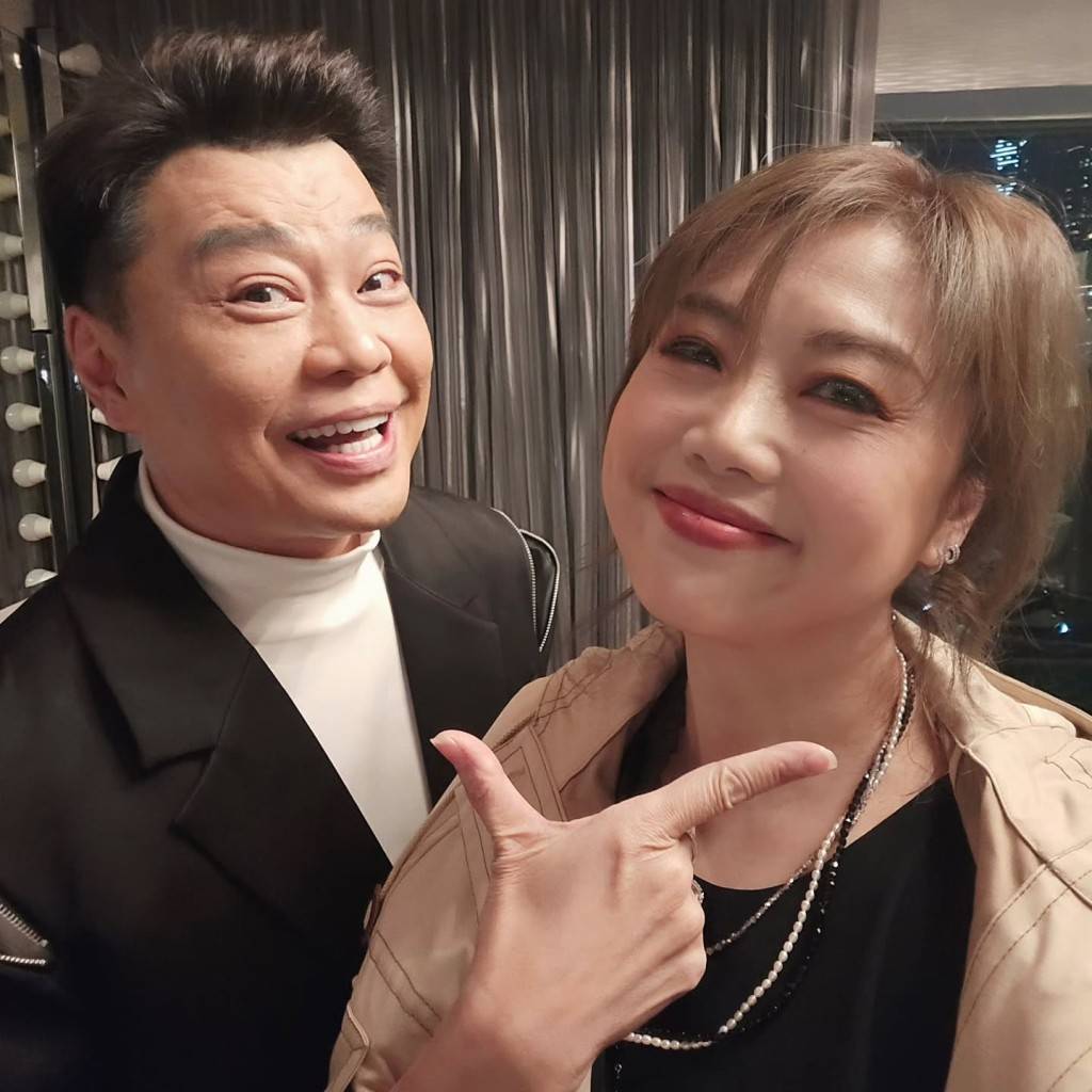 58岁梅小惠晒亲密合照!与阮兆祥40载友情深,男方曾许50岁未嫁便娶之约