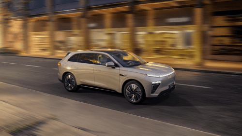 冰雪王者，星纪元ET增程电四驱：寒冬驾驶的终极优选购车指南第3张