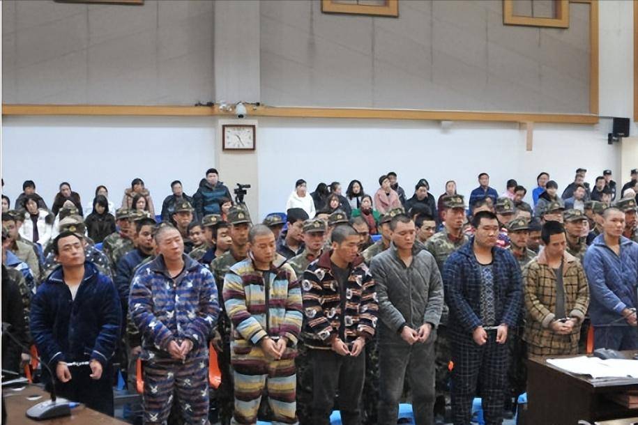 安徽黑老大邢朝刚,开设赌场还垄断市场,目无法纪最后67人被判刑