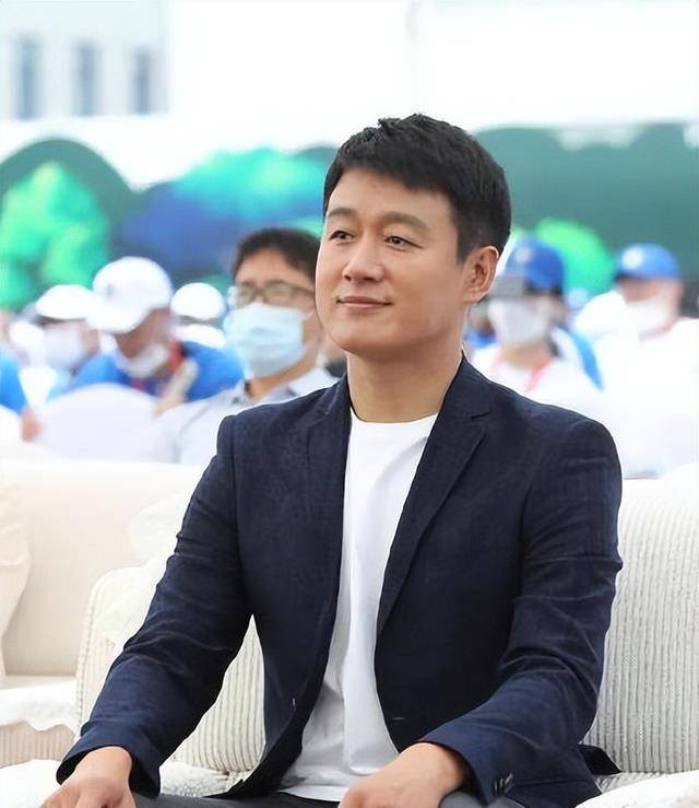 在遇到石雪之前,佟大为出演了几部作品,但都未能走红.