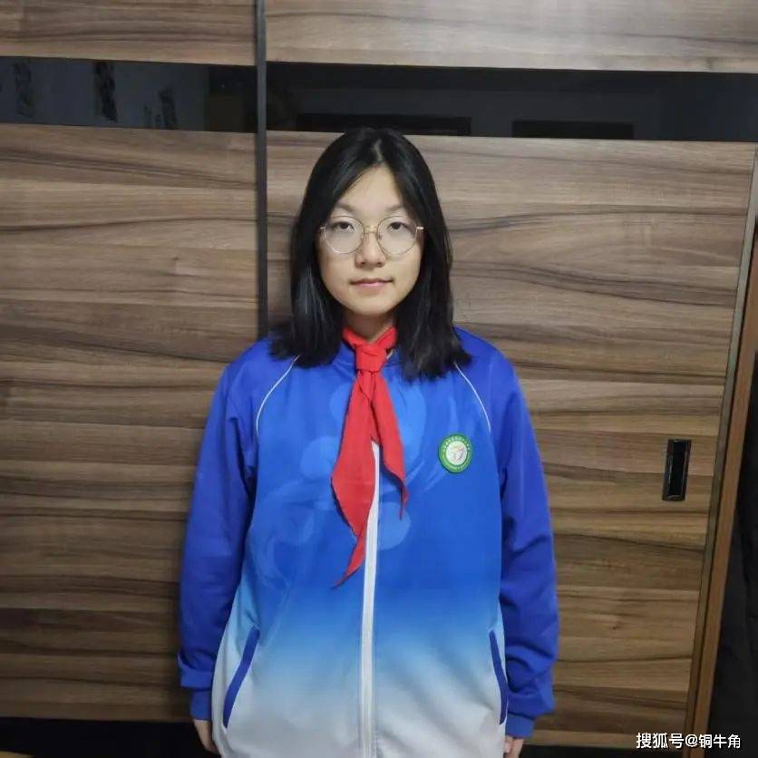 2024级2班 刘芷涵同学七年级2班的范泽文,性格十分开朗,他在班里承担