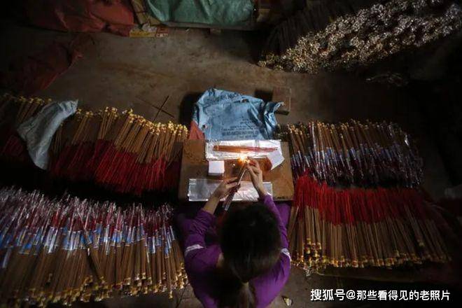 探秘越南春节香烛背后：Hong Chau村的故事，越南春节将至，Hong Chau村香烛制作全记录