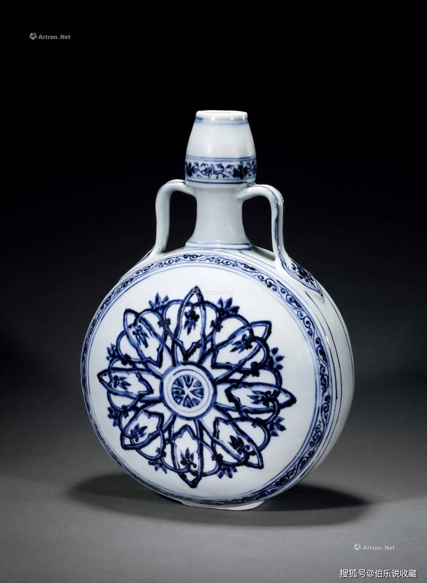 陶瓷器    小瓷瓶 惊拍卖征集：不足十厘米的明青花小罐，升值翻倍以3337.5万成交！_搜狐网