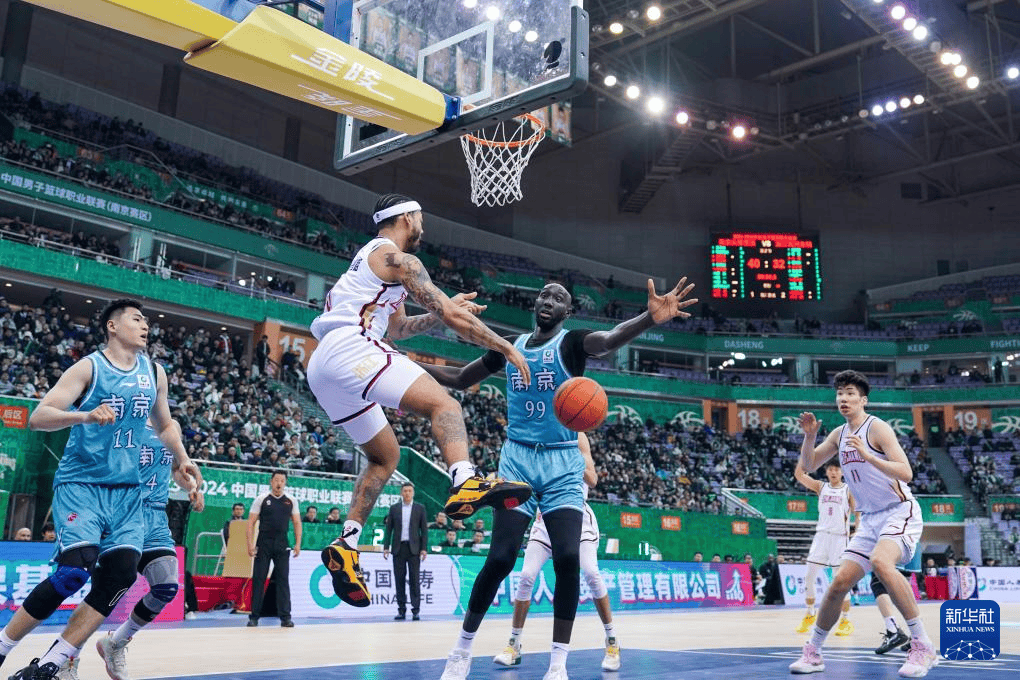 曝同曦签回前大外援法尔 上赛季场均8.8分6.1板