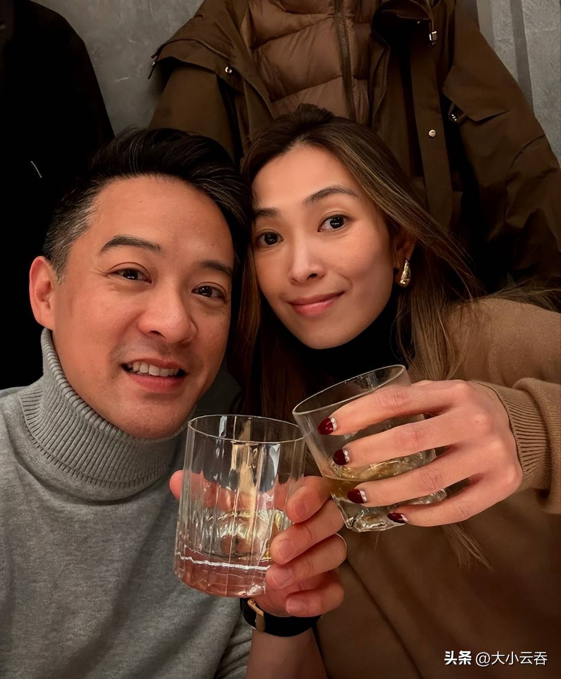 尽管陈智燊外貌有了变化但他对宋熙年的爱意丝毫未减