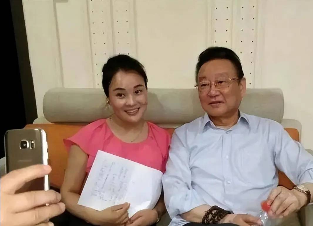 原创被曝开除军籍全家移民骗财骗色不让农民唱歌的蒋大为怎样了