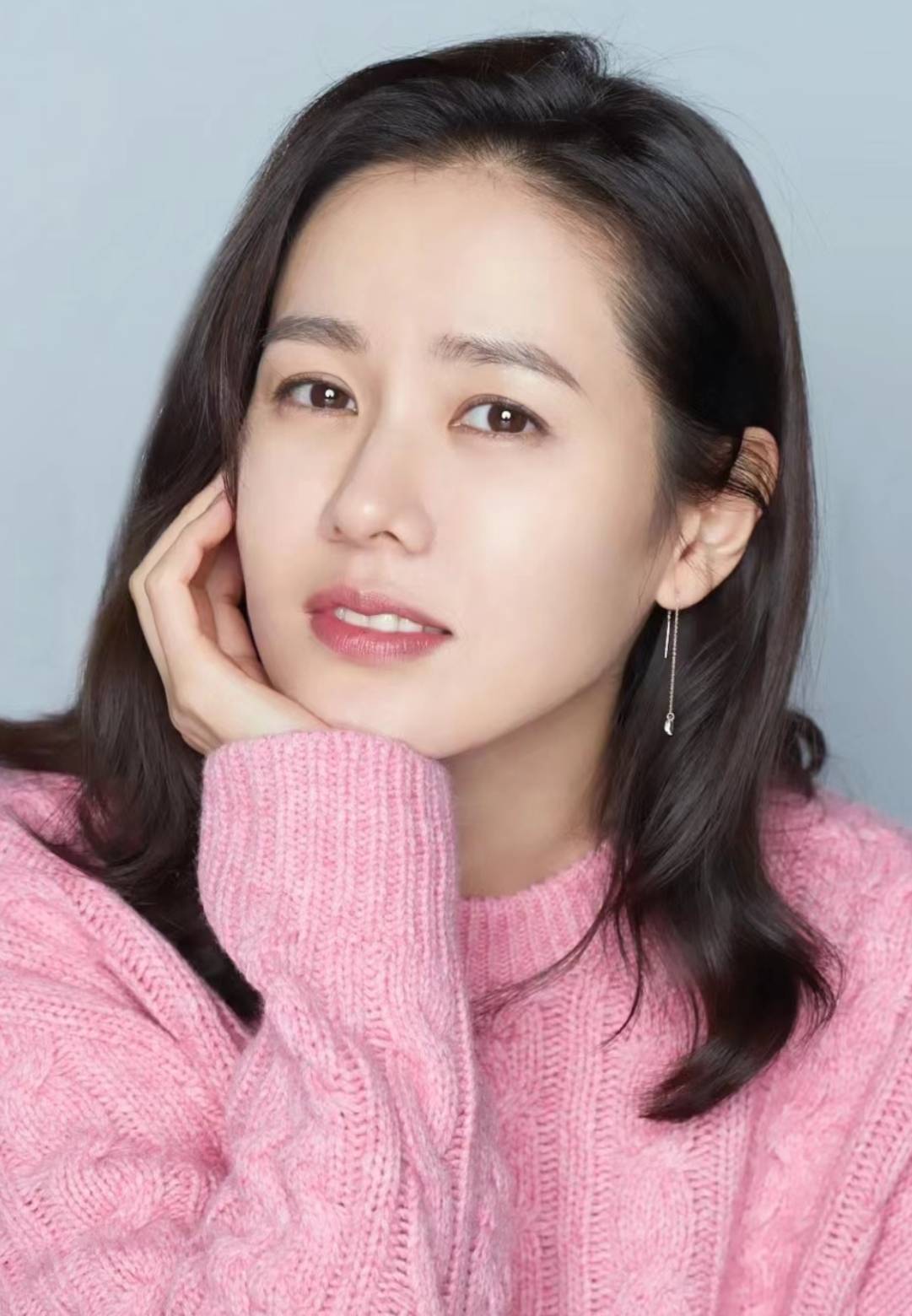 优雅不减当年:43岁的孙艺珍携bottega veneta惊艳亮相