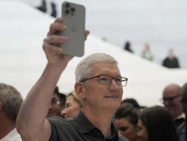 特朗普关税促使苹果产能转移？iPhone等产品仍将依赖中国制造，苹果响应特朗普关税政策：5000亿投资背后的玄机