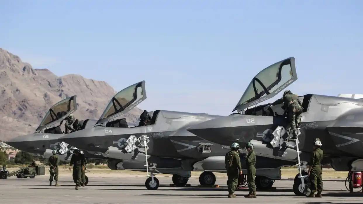 F - 35：从王牌战机到可能被裁减，美国空军何去何从？，F - 35战机遇危机：马斯克改革下的美国空军变革