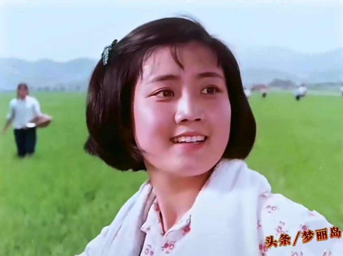 电影《春苗》 是李秀明真正的大银幕首秀.自然 纯朴 坚毅 被她演活了