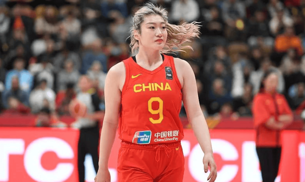 中国女篮内部风波：李梦与宫鲁鸣的争议引发深度思考