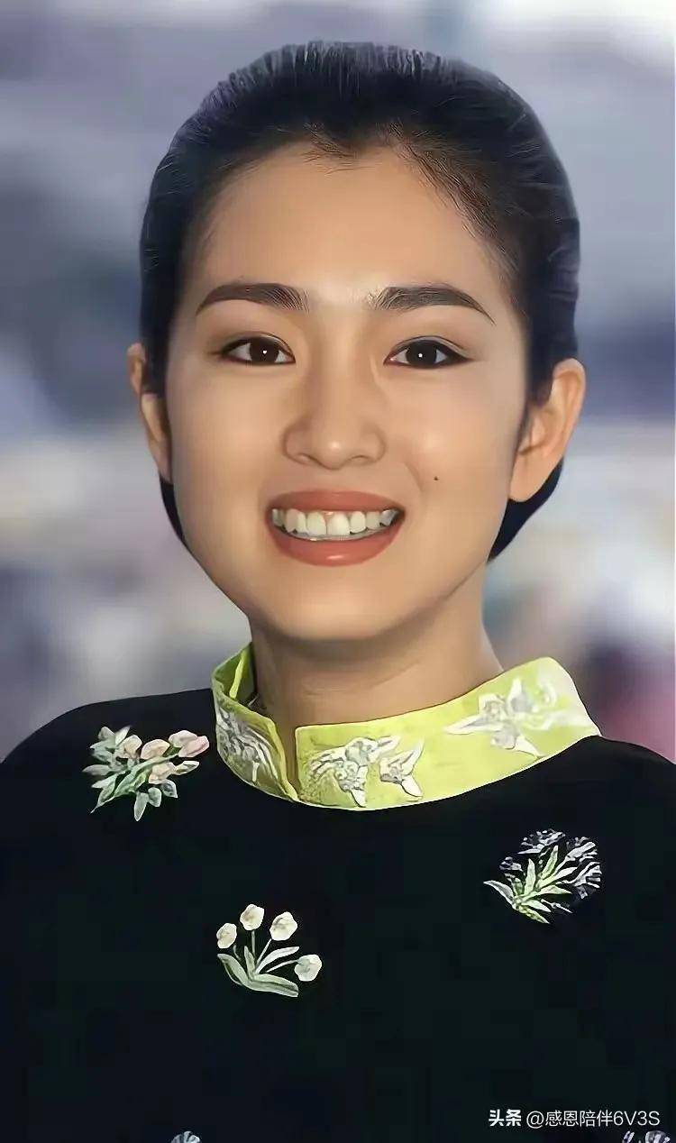 巩俐年轻的时候,真的是美极了!她骨子里散发出来霸气,无人可比