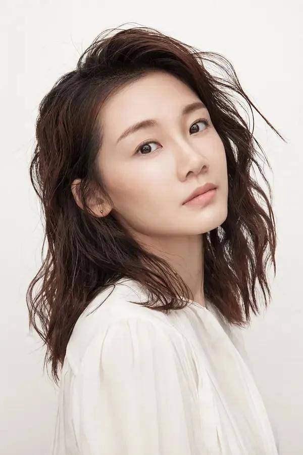 原创苗苗从清纯少女到实力演员美貌与事业的双重绽放