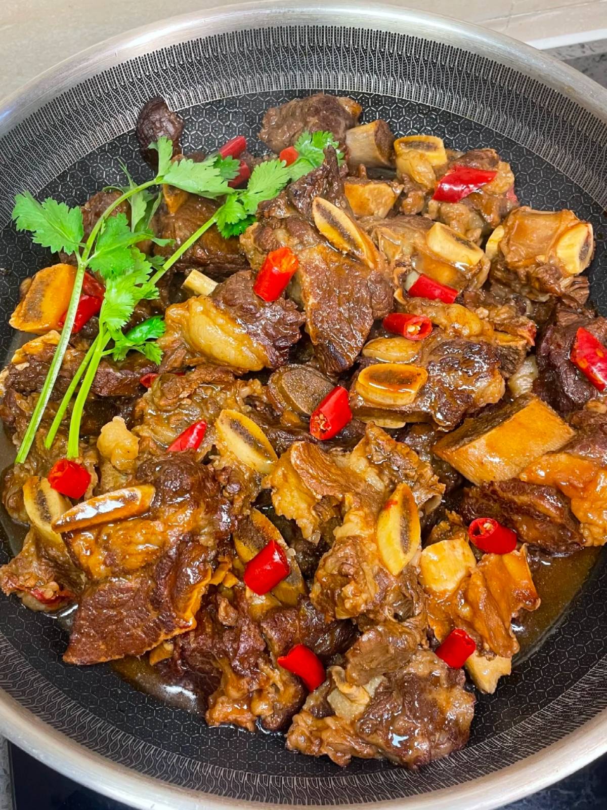 肉食爱好者必冲!这辣炖牛排骨香疯啦