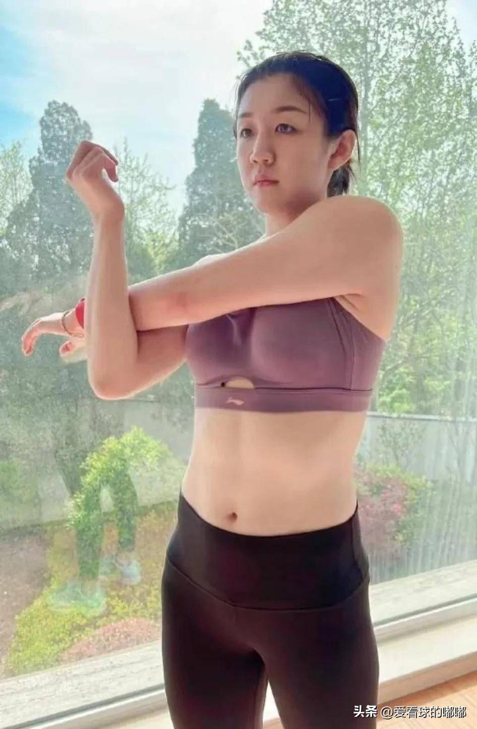 国乒陈梦近况:露脐装美翻了,6块腹肌超羡慕,网友:她太自律了